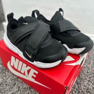 Nike Flex Advance size 8c